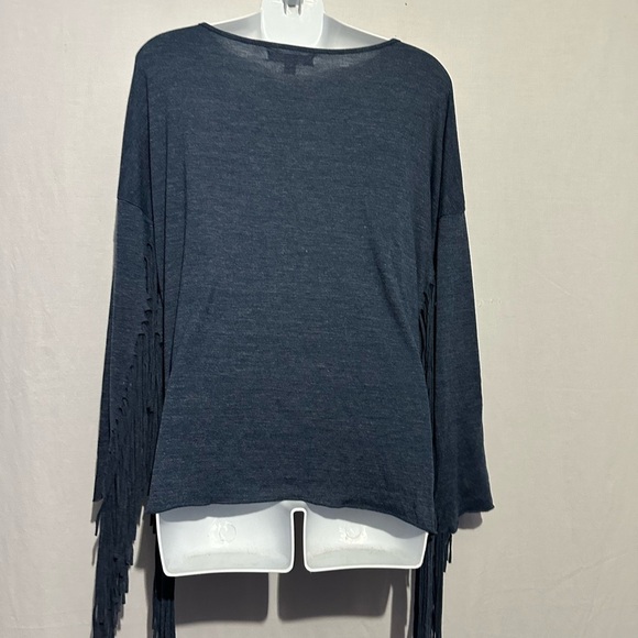 Ya Los Angeles Gray Relaxed Blouse with Fringe Sleeves Small - Picture 3 of 4